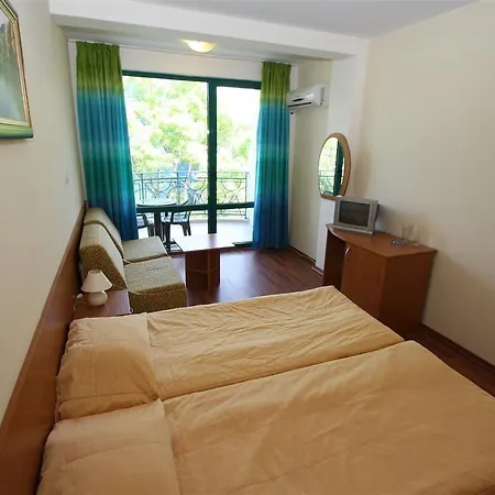 Hotell Tanya 3*