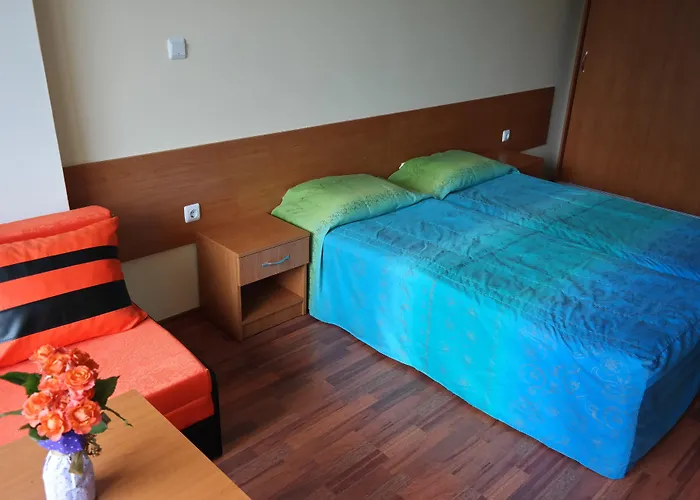 таня Хотел 3*