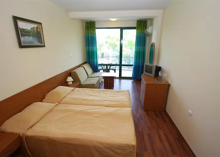 таня Хотел 3*