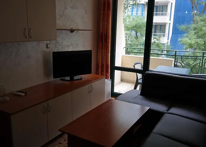 таня Хотел 3*